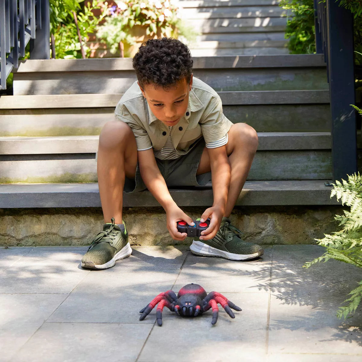 Terra by Battat Remote Control Spider – Infrared Light-Up Tarantula Toy for Kids