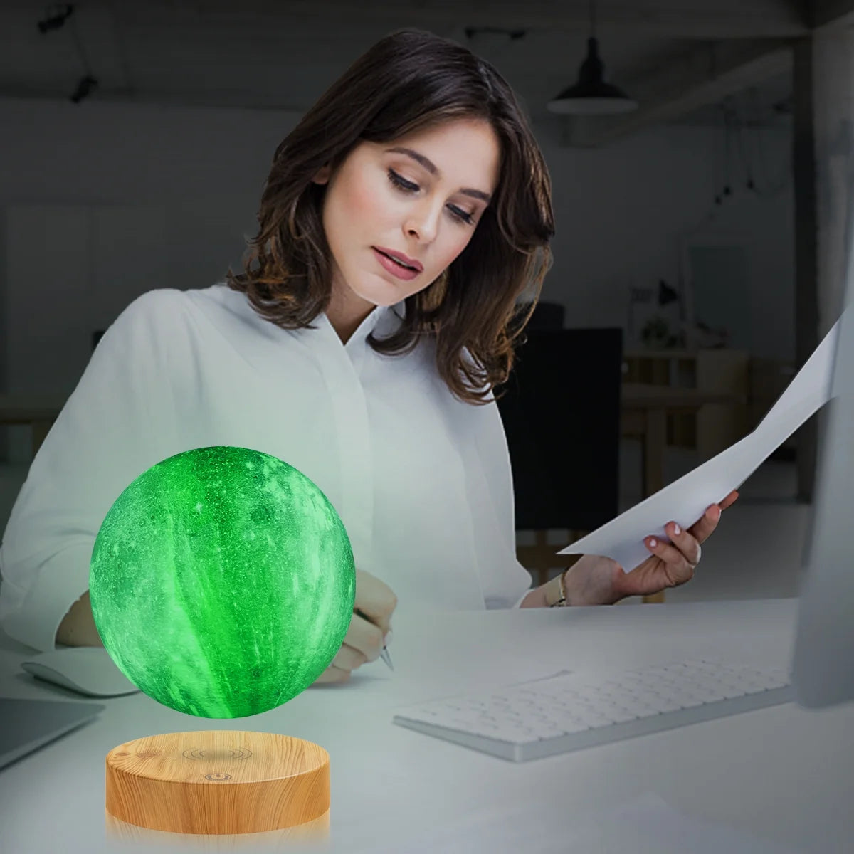 🌕 Levitating Moon Table Lamp – 16 Colors with Remote Control